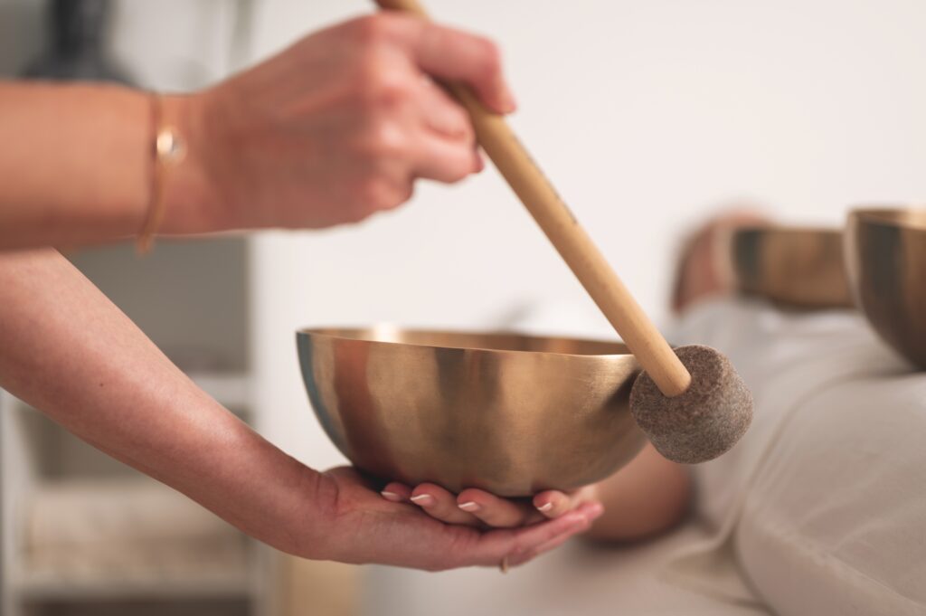 singing bowl, sound therapy for cancer patients